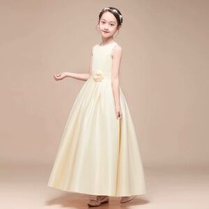 Yellow Satin Sleeveless Formal Ball Gown Dress Girl Youth Size 7/120cm
